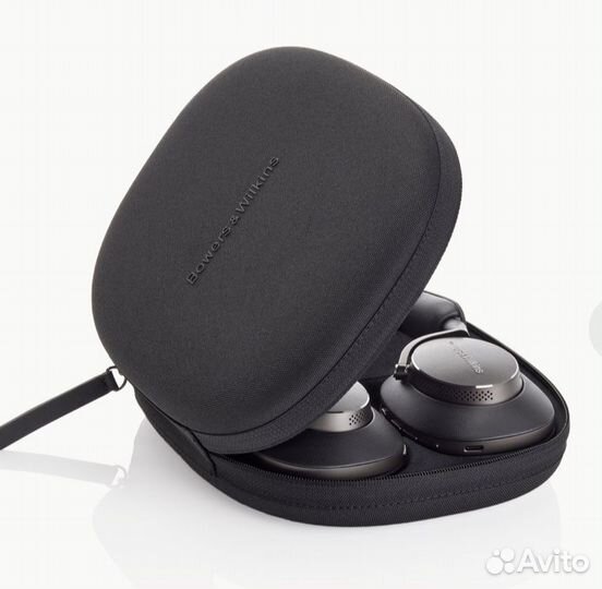 Bowers & Wilkins PX8 Black