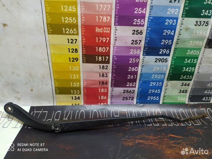 Поводок стеклоочистителя передний левый Renault