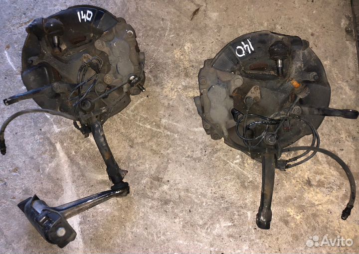 Ступица передняя левая в сборе Mercedes W140