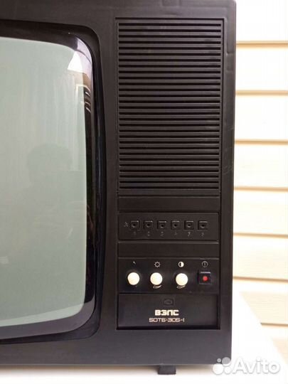 Чёрно-белый телевизор 