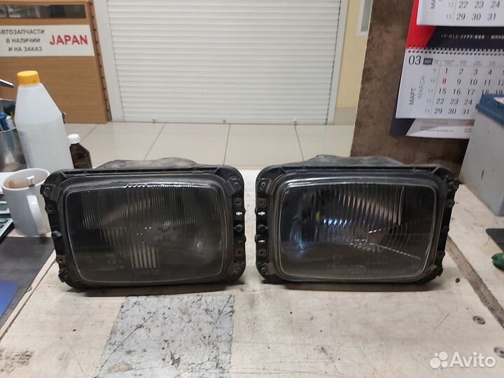 Фара левая и правая Mercedes Benz Bus 207D-410