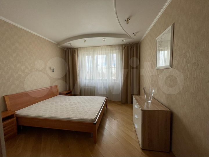 2-к. квартира, 60 м², 8/17 эт.