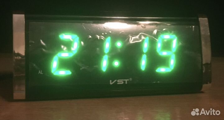 Часы-будильник VST-730-4 новые
