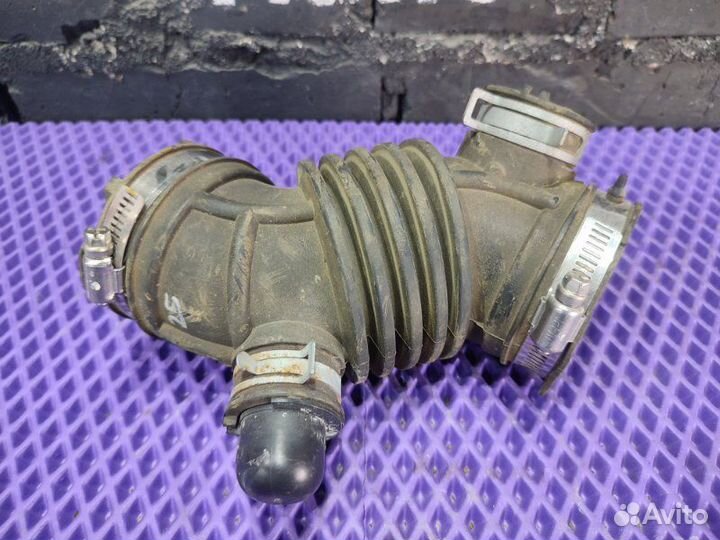 Патрубок воздушного фильтра Nissan X-Trail