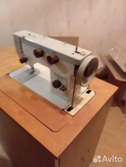 Швейная машина подольская ножная