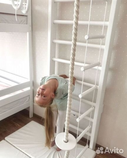 Спортивная шведская стенка