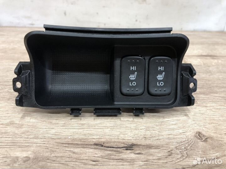 Кнопки подогрева сидений Honda Civic 4d