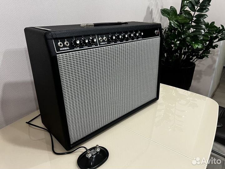 Ламповый усилитель D-Reverb 22W