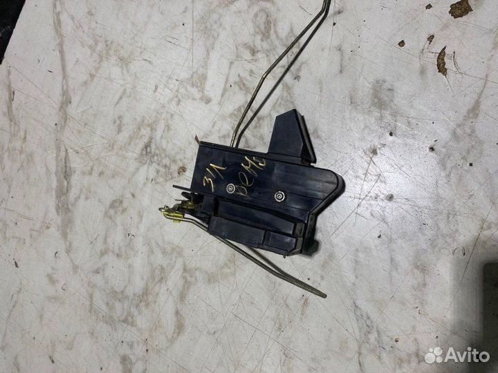 Замок боковой двери задний левый Renault Sandero