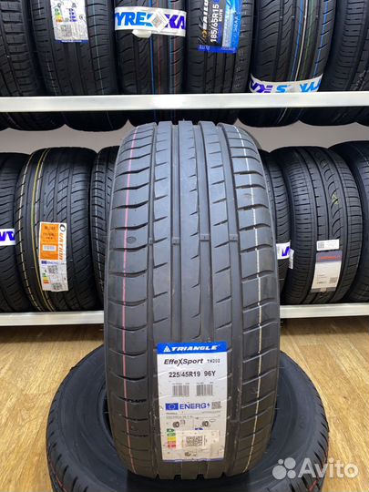 Triangle EffeXSport TH202 225/45 R19 96Y