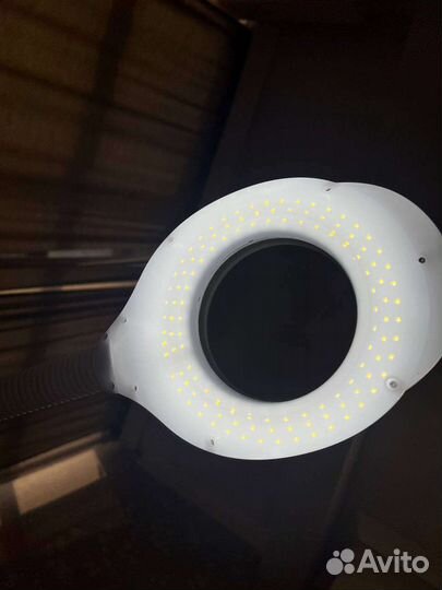 Лампа-лупа для косметолога