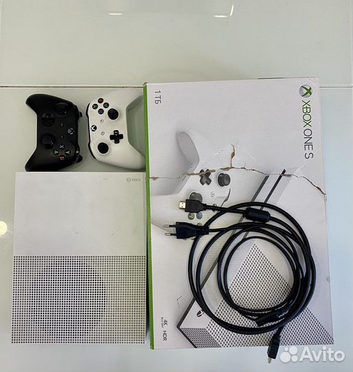 Xbox one s 1tb с играми