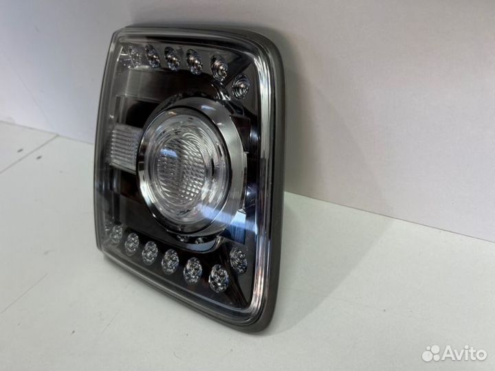 Фонарь внутренний задний левый Nissan Patrol 150