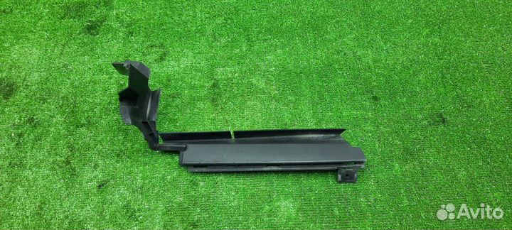 Кожух радиатора правый Renault Logan L8 K7M