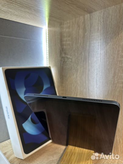 iPad Air 5 (2022) 64Gb Blue. Wi-Fi. 100 аккум