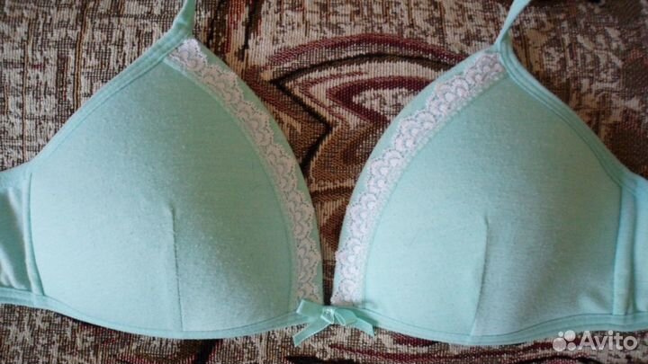Бюстгальтеры подростковые 70 А, 4 штуки