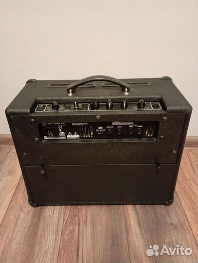 Гитарный комбоусилитель с эффектами VOX DA20