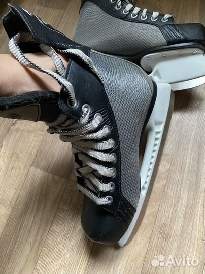 Коньки хоккейные bauer 4