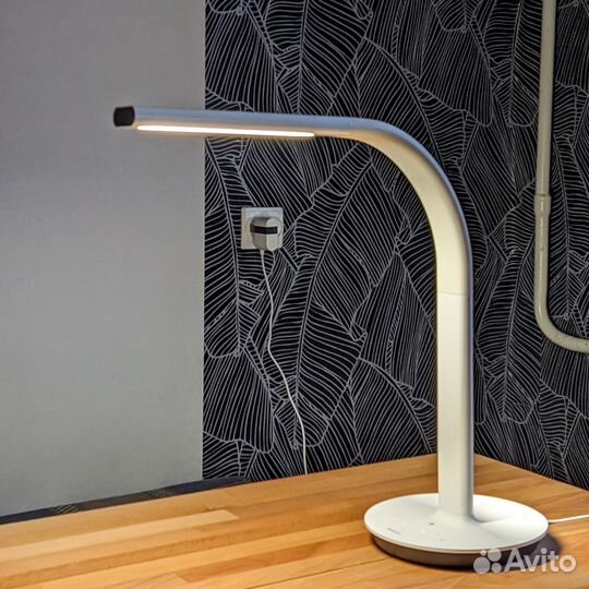 Настольная лампа Philips EyeCare Smart Lamp 2