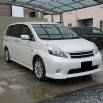 Toyota Isis 1.8 CVT, 2014, 79 300 км, с пробегом, цена 1 180 000 руб.