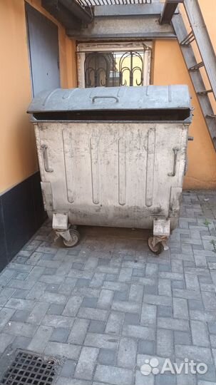 Оцинкованные мусорные контейнеры 1100л (1,1м3)