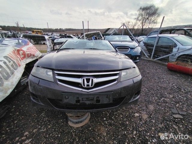 Стекло двери передней левой Honda Accord VII (2002
