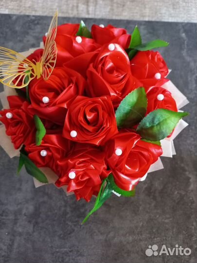 Букет из атласных роз