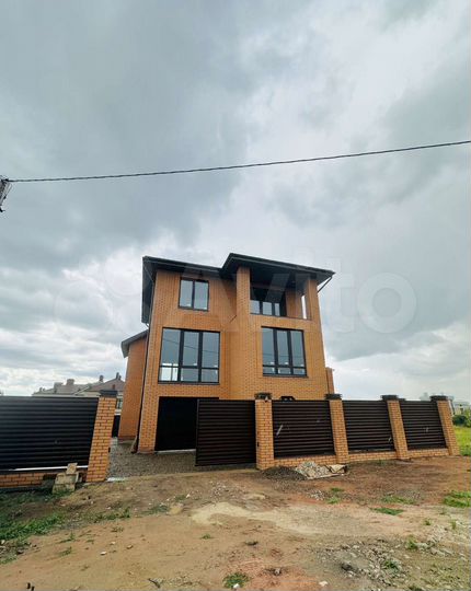 Коттедж 196,4 м² на участке 4,8 сот.