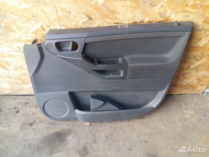 Обшивка двери передней правой Opel Meriva A 2003
