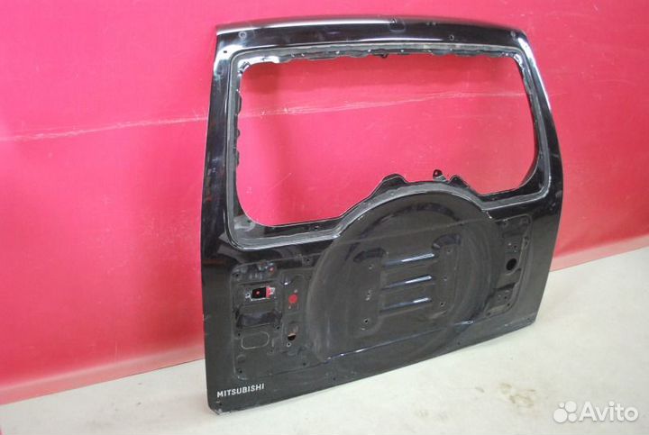 Дверь багажника Mitsubishi Pajero
