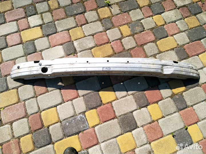 BMW E39 уселитель бампера передний