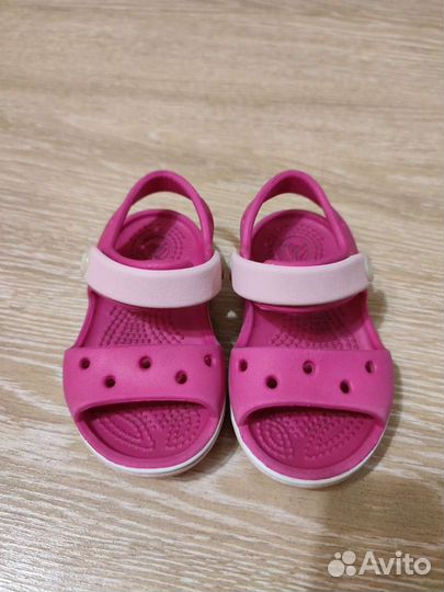 Сандалии crocs