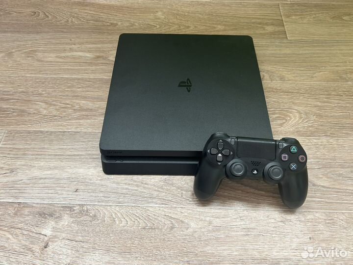 Sony PS4 slim 1 Tb 3 игры