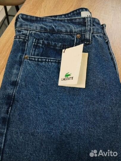 Джинсы Lacoste
