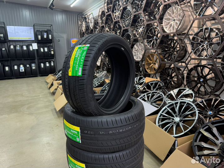 Kapsen Headking S2000 245/40 R18 и 265/35 R18