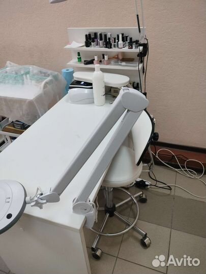 Стол для маникюра бу