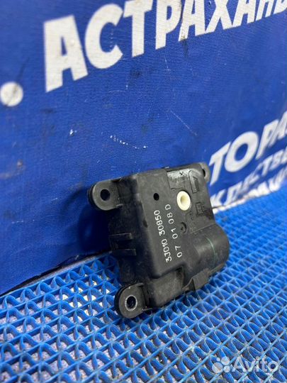 Моторчик заслонок отопителя Nissan Murano Z50