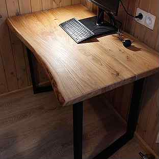 Рабочий стол из массива дерева