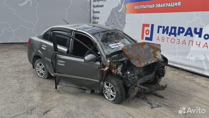 Стекло двери передней левой Kia Rio 2 (JB) 82411-1