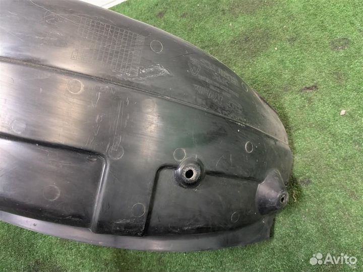 Подкрылок задний правый KIA Carnival 2006