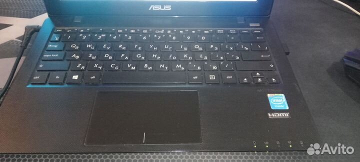 Нетбук asus F200M