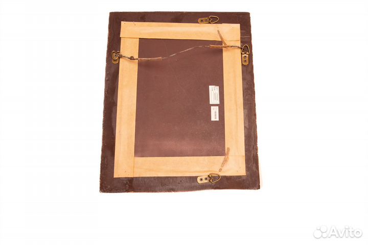 Зеркало в позолоченной раме. Новое