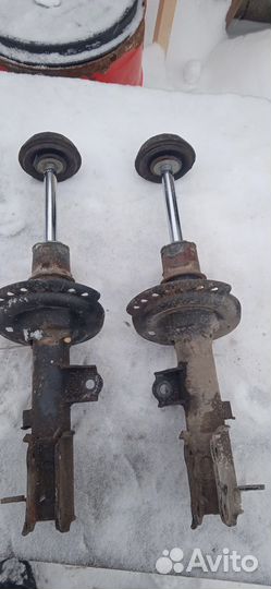 Стойки передние на kia rio