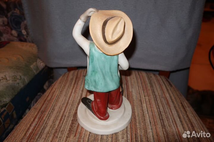 Фарфоровая статуэтка Том Сойер.Артель Керамик