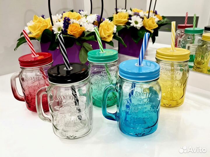 Банка кружка стеклянная с крышкой ручкой трубочкой