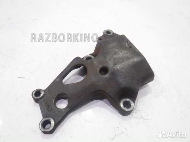 Кронштейн двигателя