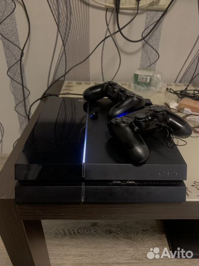 Игровая приставка ps4