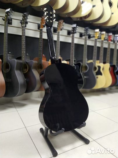Классическая гитара Черного цвета 4/4 Новая