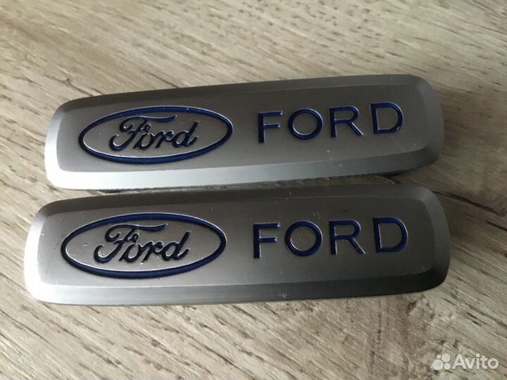 Шильдики на коврики ford