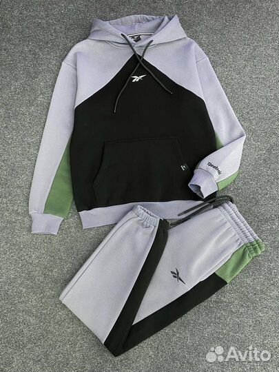 Спортивный костюм reebok